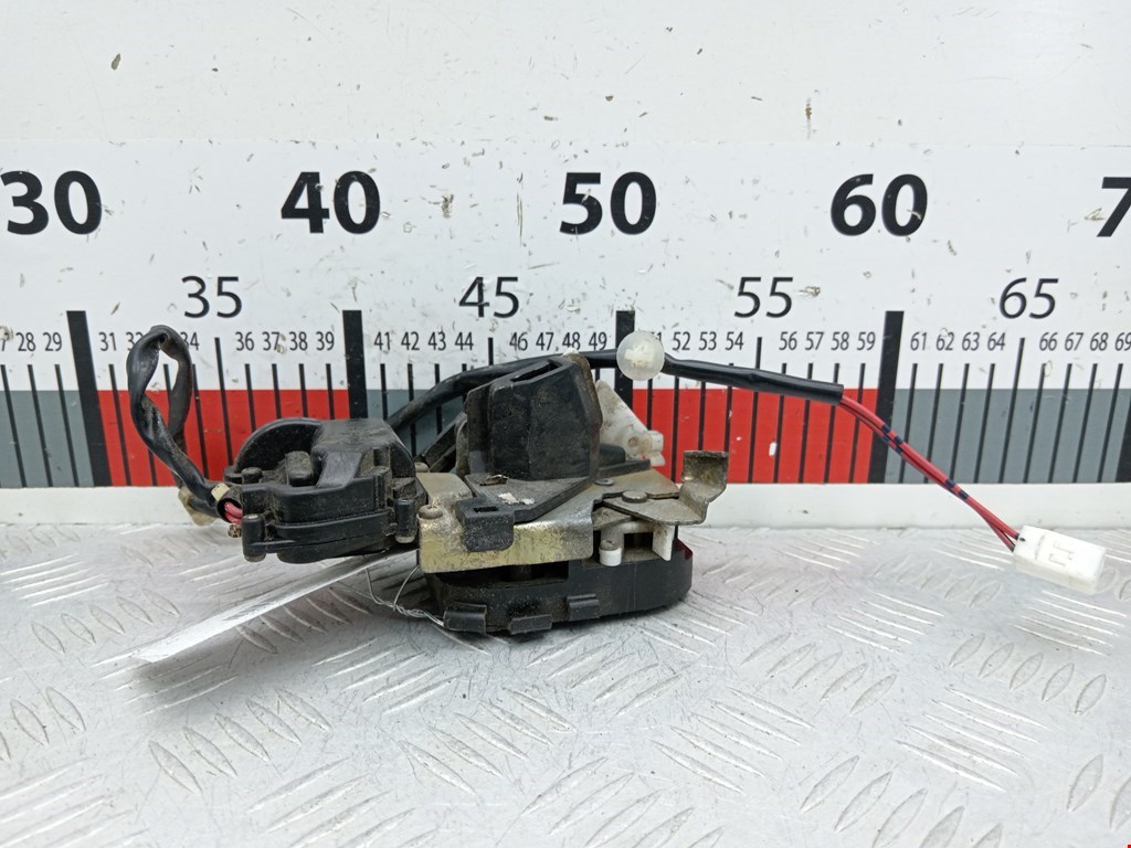 Замок двери задней левой MAZDA Premacy CP 1999-2004