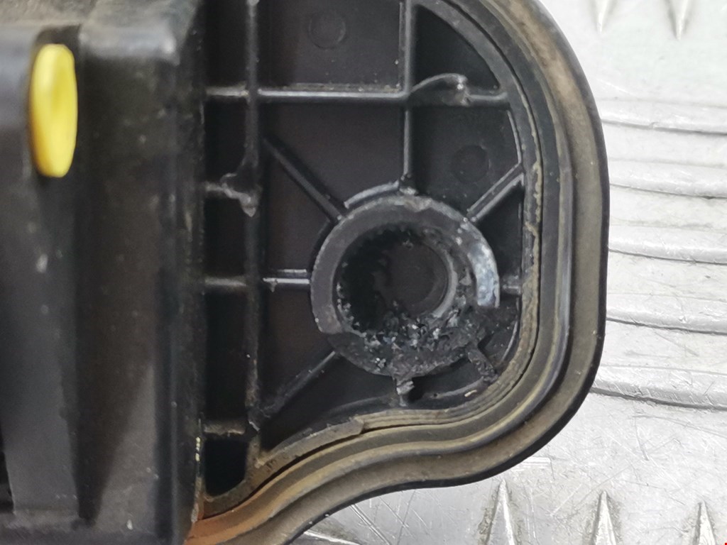 Ручка двери багажника наружная MAZDA Premacy CP 1999-2004