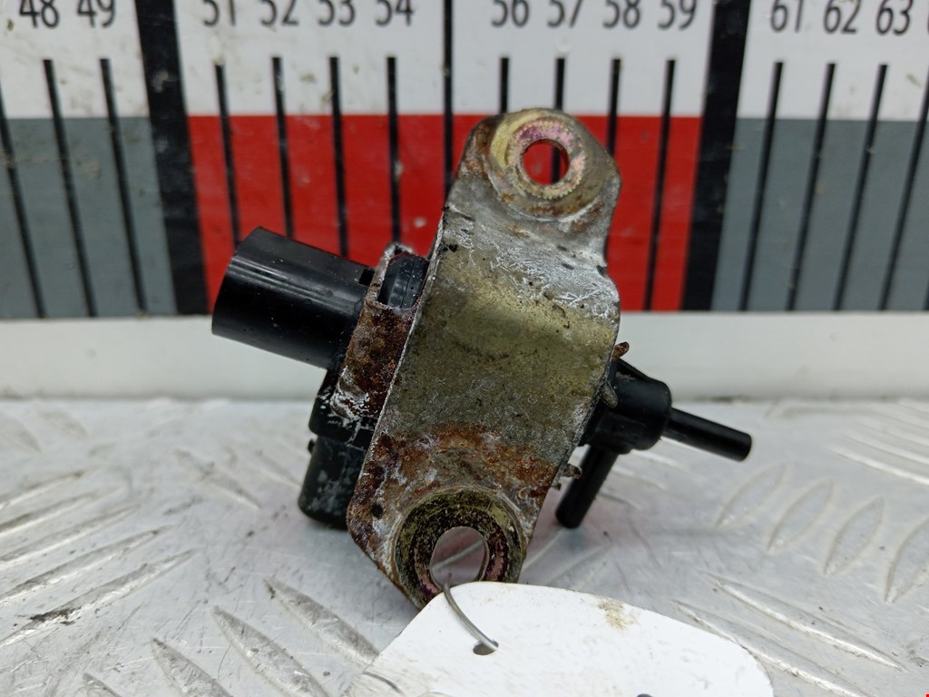 Клапан воздушного фильтра Ford Mondeo 3 (2000-2007)