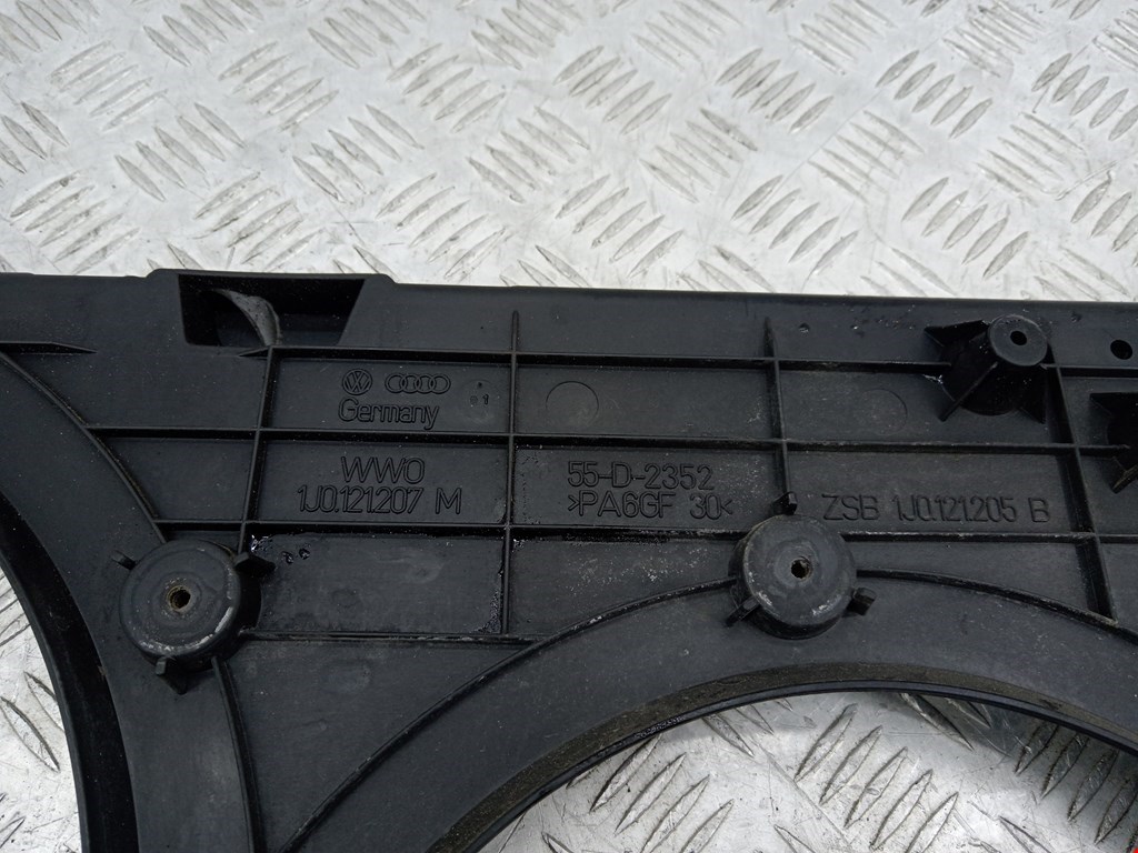 Диффузор (кожух) вентилятора VOLKSWAGEN Golf IV 1997-2003