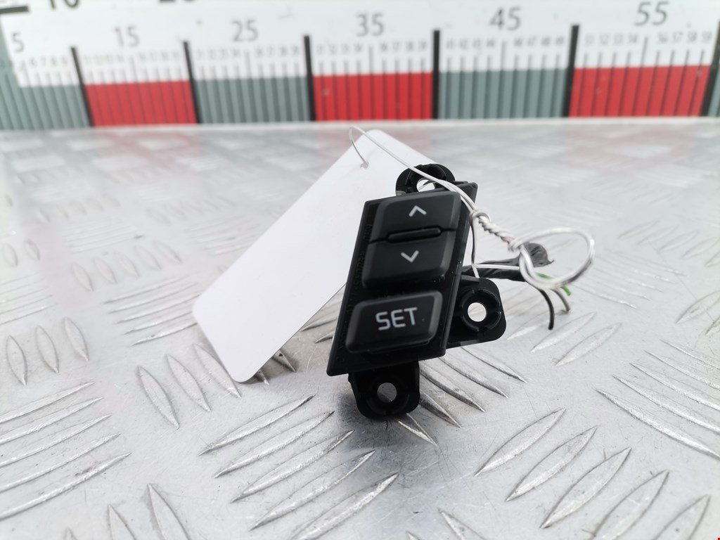 Блок кнопок KIA Cee'd II 2012-2018