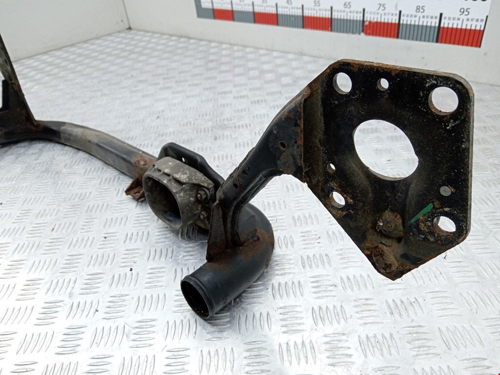 Патрубок интеркулера VOLKSWAGEN Passat B5 1997-2005