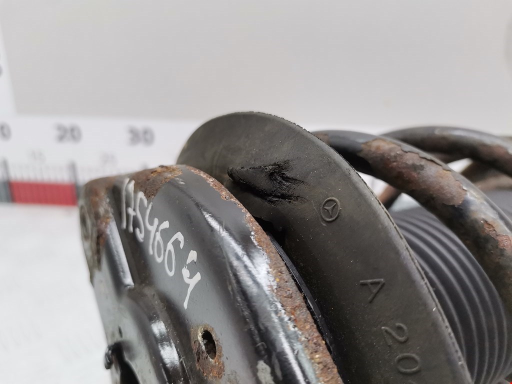 Амортизатор передний правый MERCEDES-BENZ C-Class C-klasse W204 2007-2015