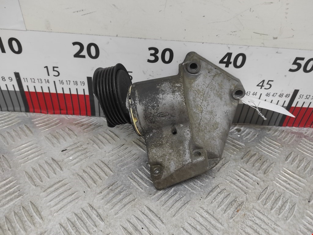 Натяжитель ремня генератора (приводного поликлинового ремня Ford Focus 1 (1998-2005)