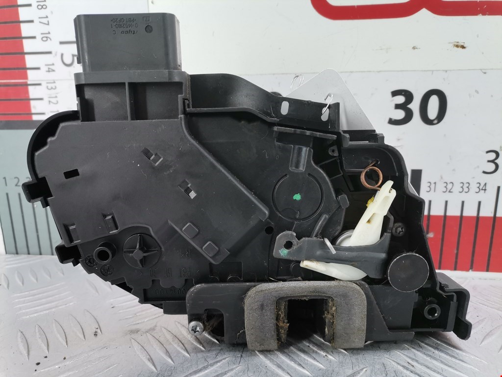 Замок двери передней правой LAND ROVER Range Rover Sport 2005-2013