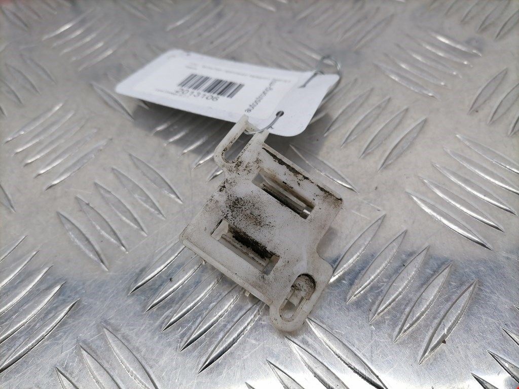 Кронштейн переднего бампера левый OPEL Omega B 1994-2004