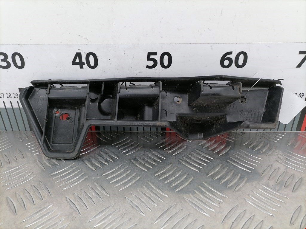 Кронштейн переднего бампера левый RENAULT Master 2010-н.в.