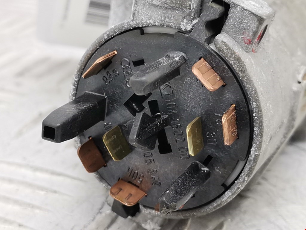 Замок зажигания AUDI A6 C5 1997-2004