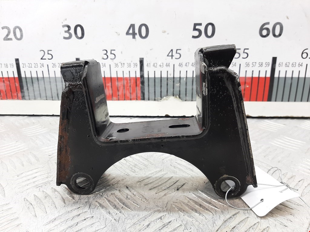 Кронштейн (крепление лапа траверса) кпп Skoda Fabia 1 (1999-2007)