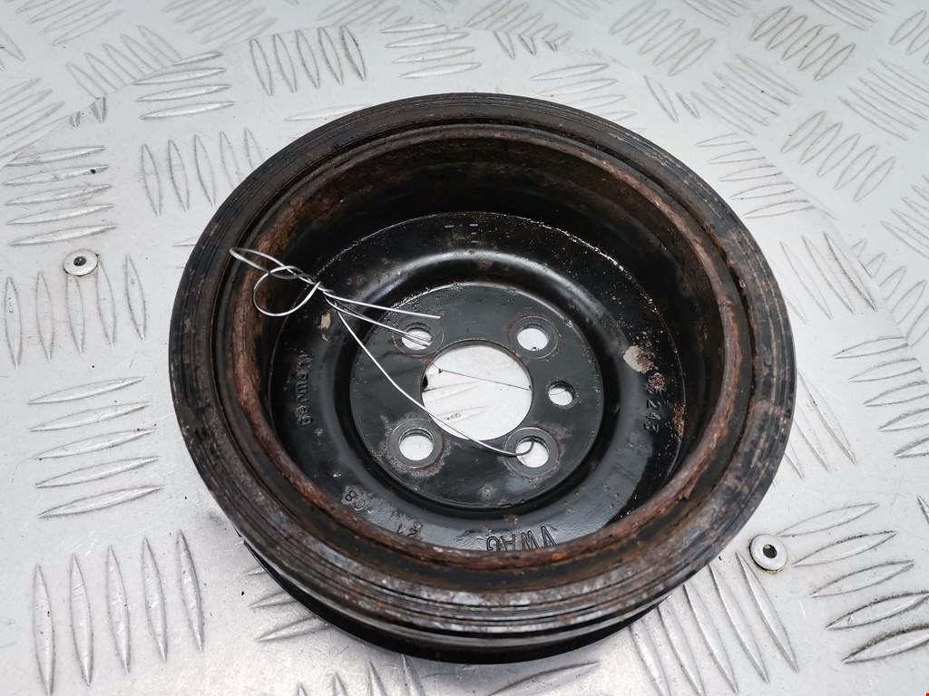 Шестерня коленвала (шкив) VOLKSWAGEN Passat B6 2005-2011