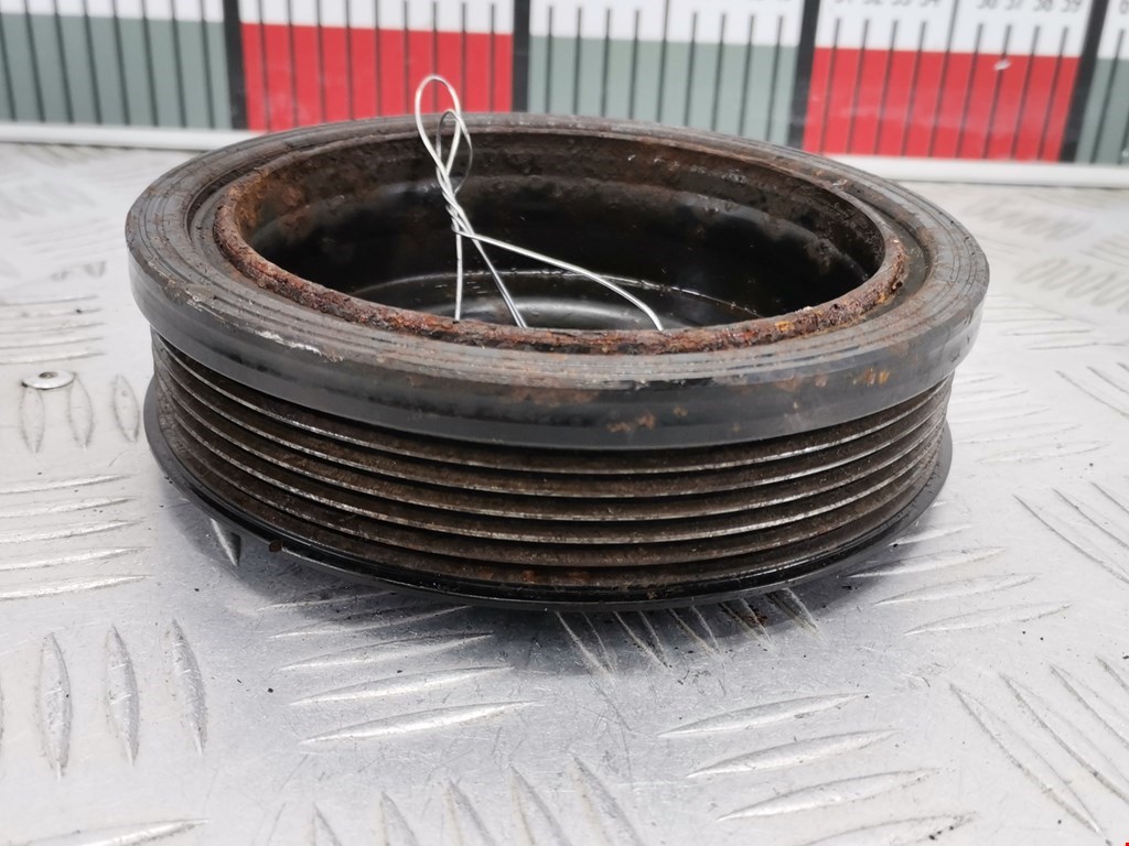 Шестерня коленвала (шкив) VOLKSWAGEN Passat B6 2005-2011