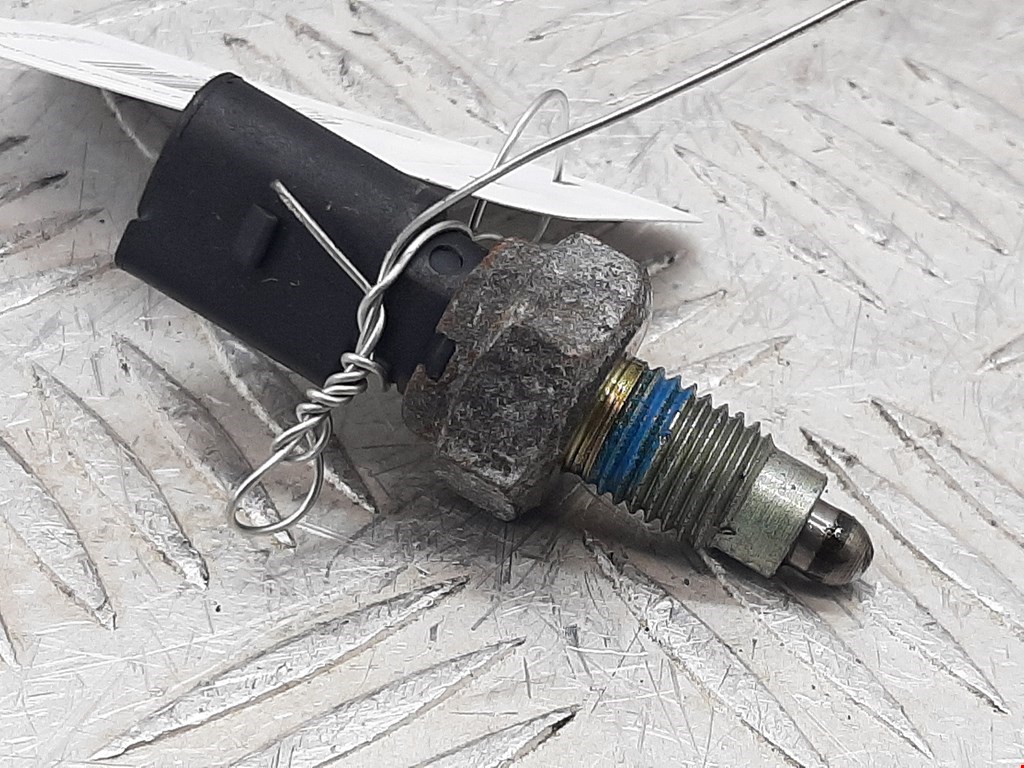 Датчик включения заднего хода VOLKSWAGEN Golf IV 1997-2003