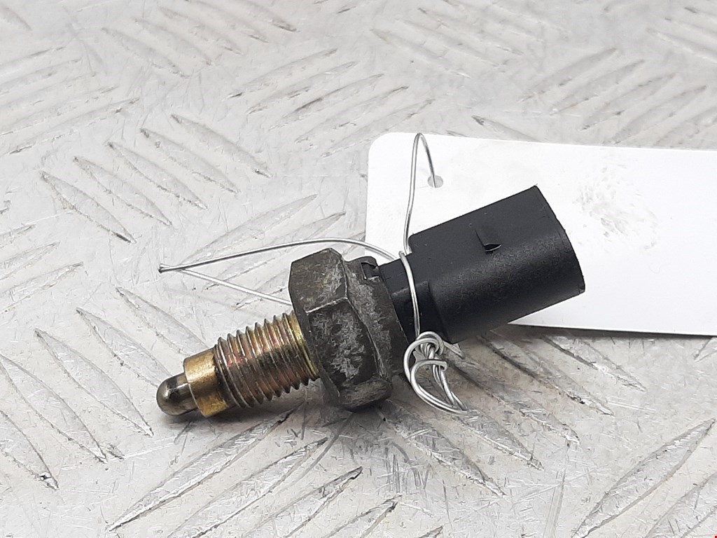 Датчик включения заднего хода VOLKSWAGEN Golf IV 1997-2003