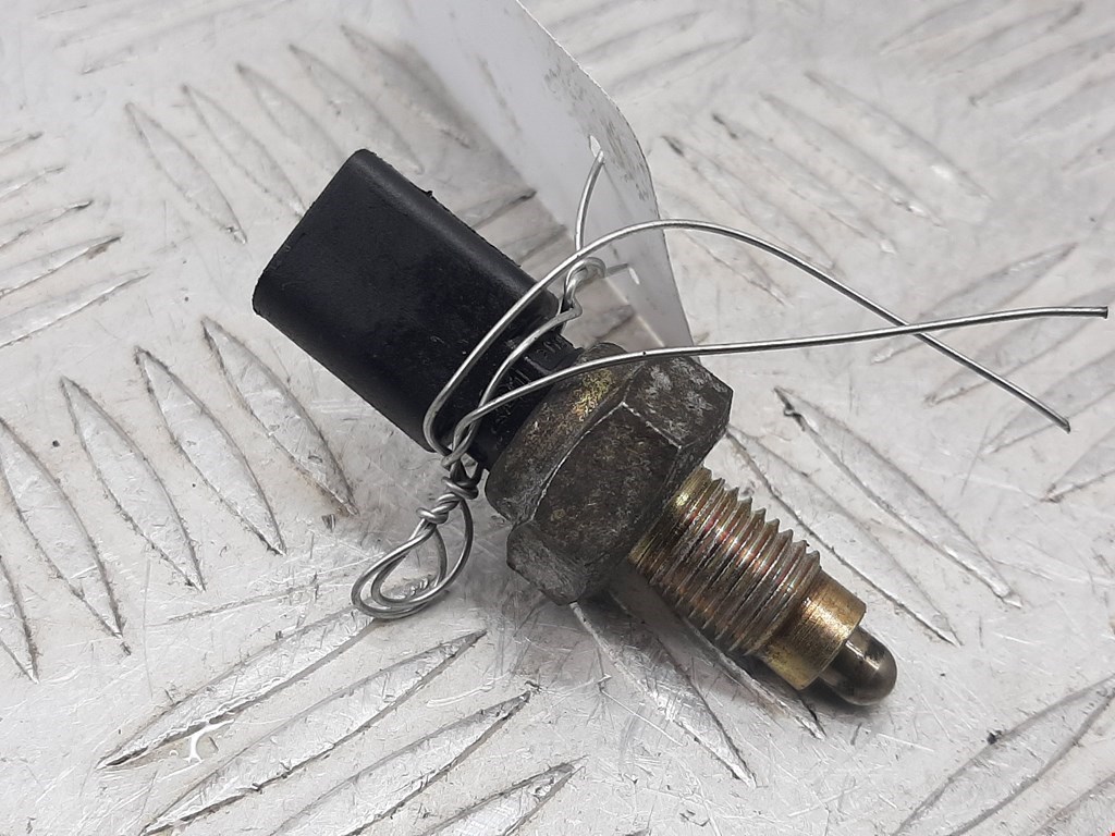 Датчик включения заднего хода VOLKSWAGEN Golf IV 1997-2003