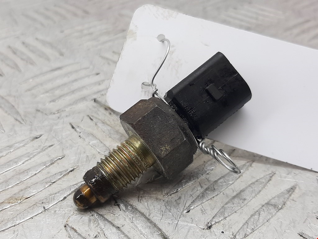 Датчик включения заднего хода VOLKSWAGEN Golf IV 1997-2003