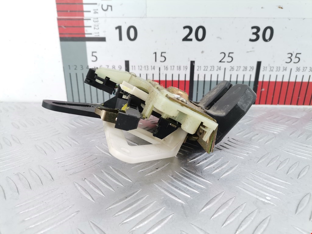 Замок багажника (крышки двери) VOLVO V70 II 2000-2007