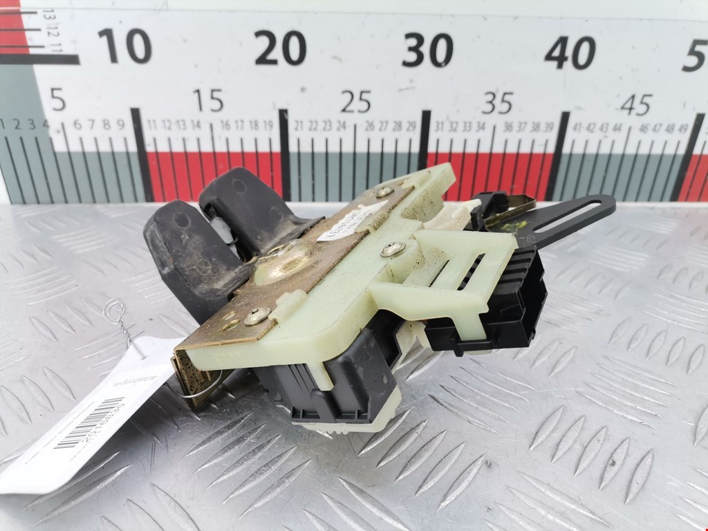 Замок багажника (крышки двери) VOLVO V70 II 2000-2007