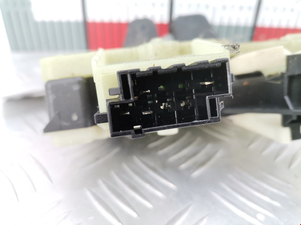 Замок багажника (крышки двери) VOLVO V70 II 2000-2007