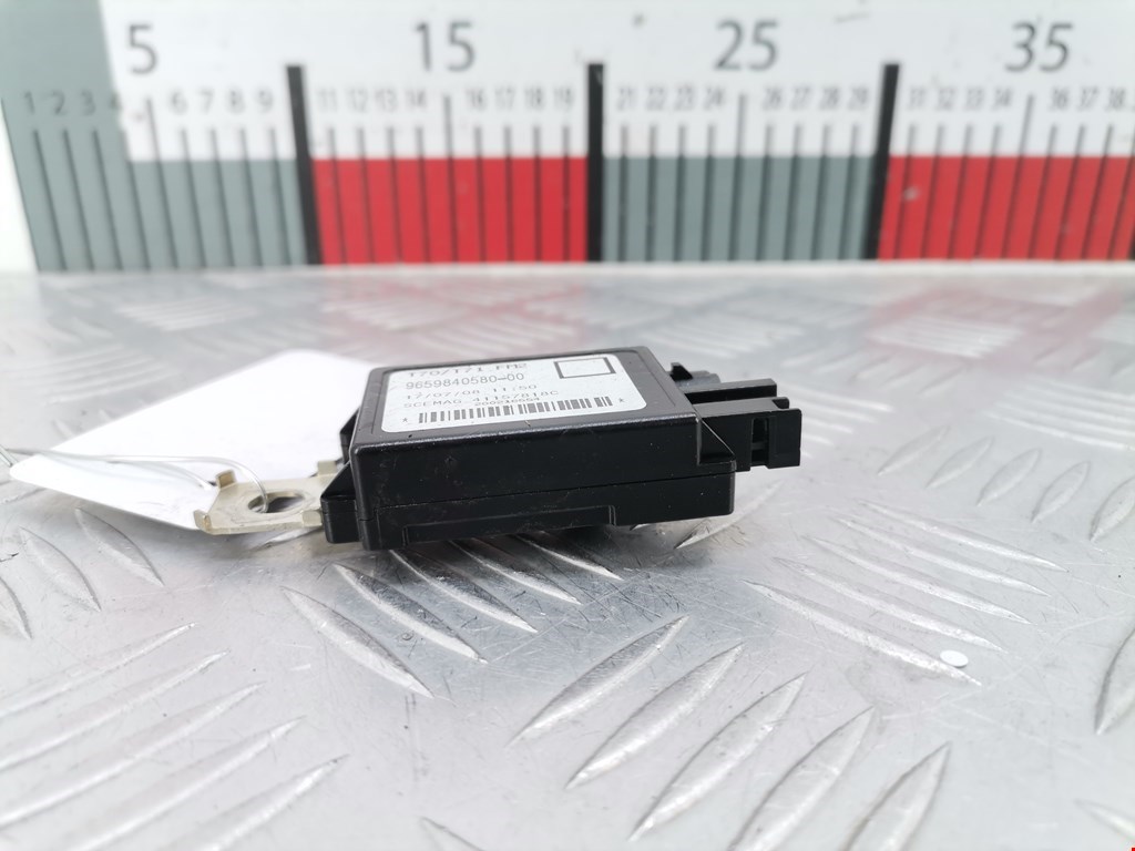 Усилитель антенны PEUGEOT 308 2007-2015