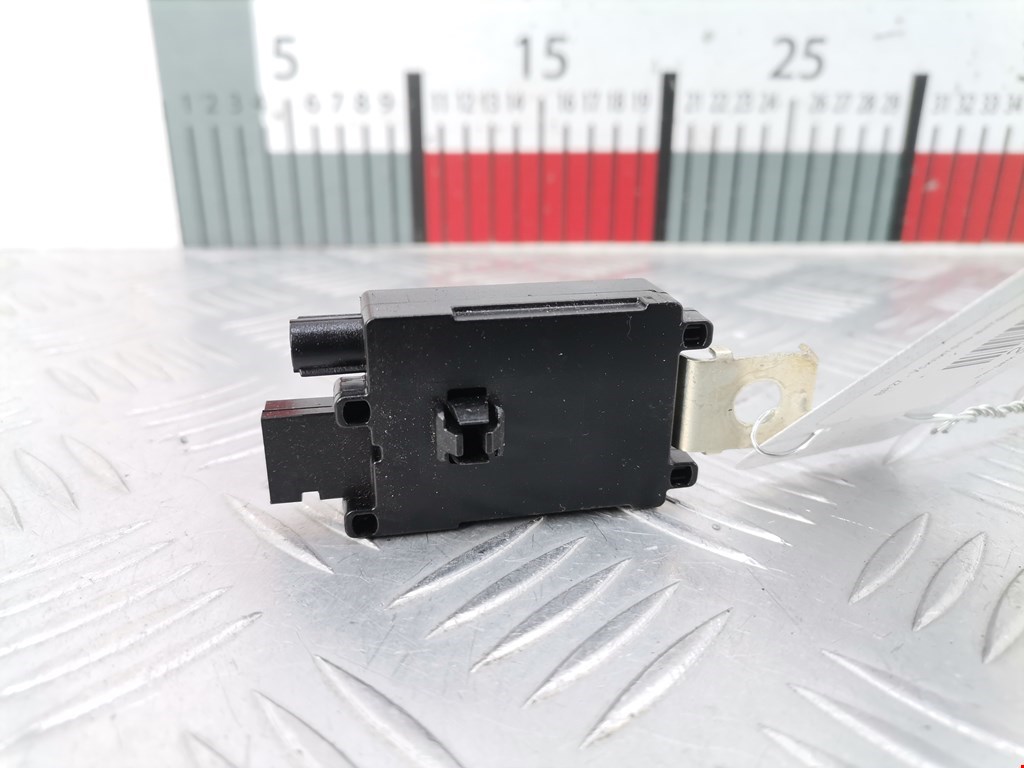 Усилитель антенны PEUGEOT 308 2007-2015