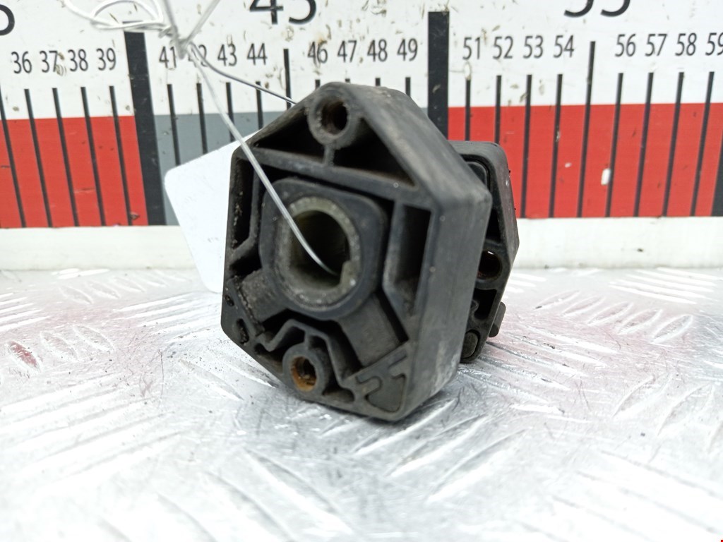 Кронштейн (крепление) радиатора Seat Toledo 2 (1999-2004)