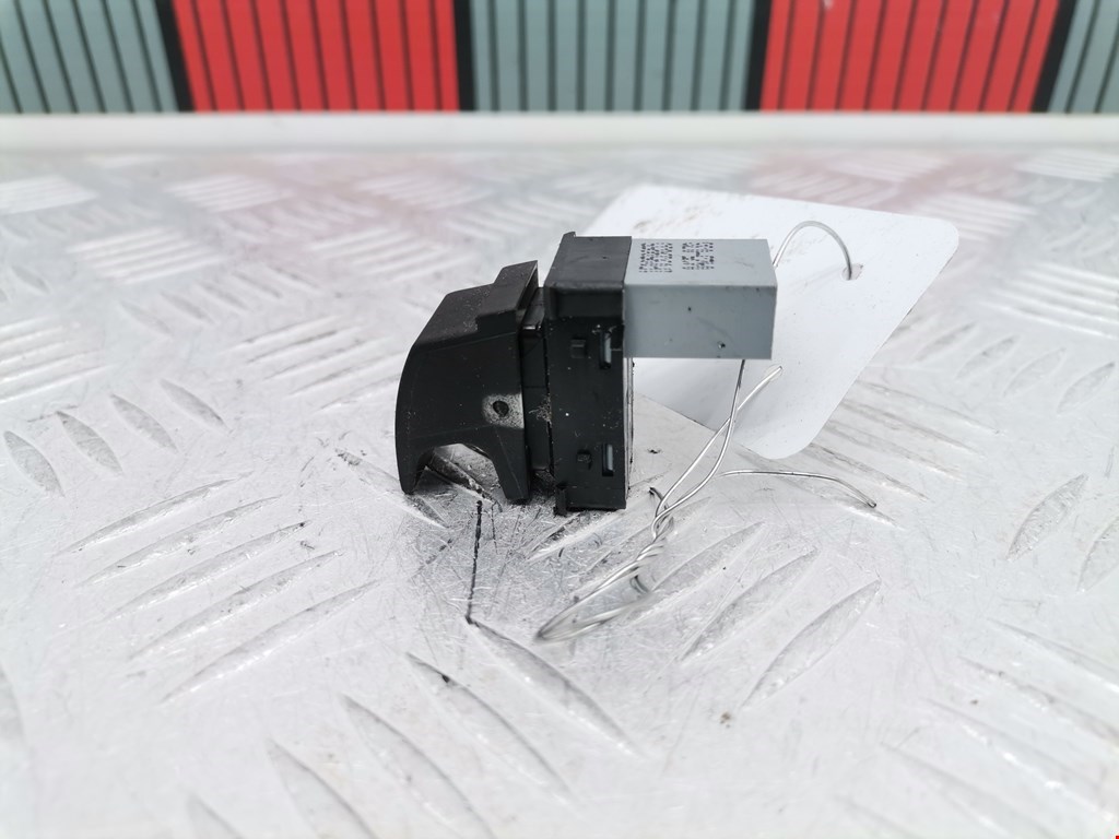 Кнопка стеклоподъемника VOLKSWAGEN Golf V Plus 2004-2009