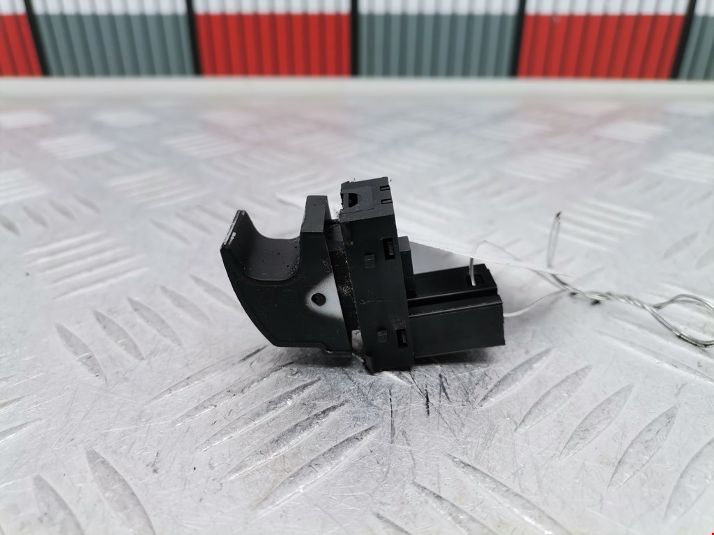 Кнопка стеклоподъемника VOLKSWAGEN Golf V Plus 2004-2009