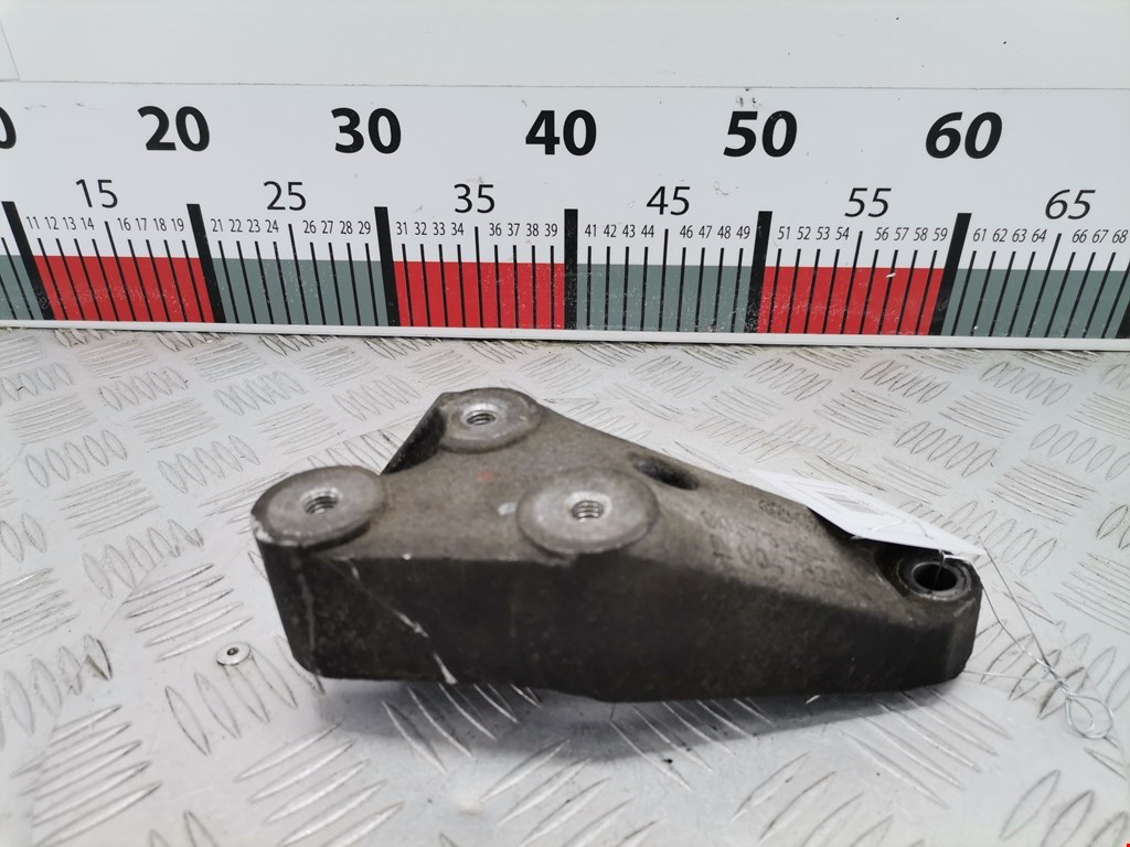 Кронштейн (крепление лапа траверса) кпп Opel Zafira B (2005-2014)