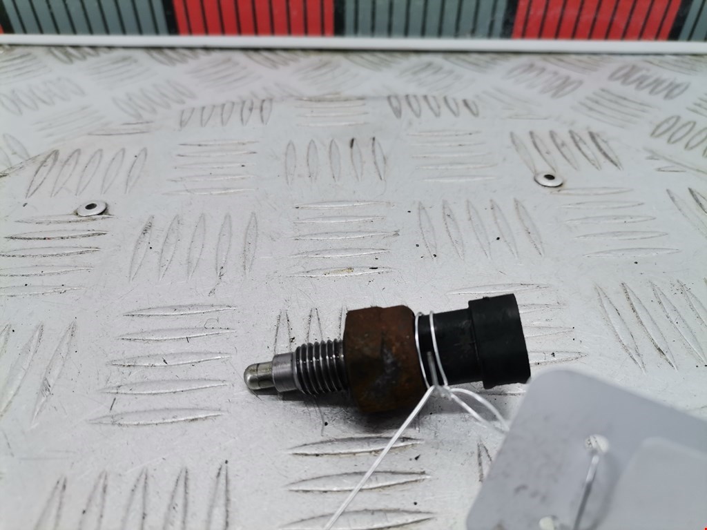 Датчик включения заднего хода OPEL Zafira B 2005-2012