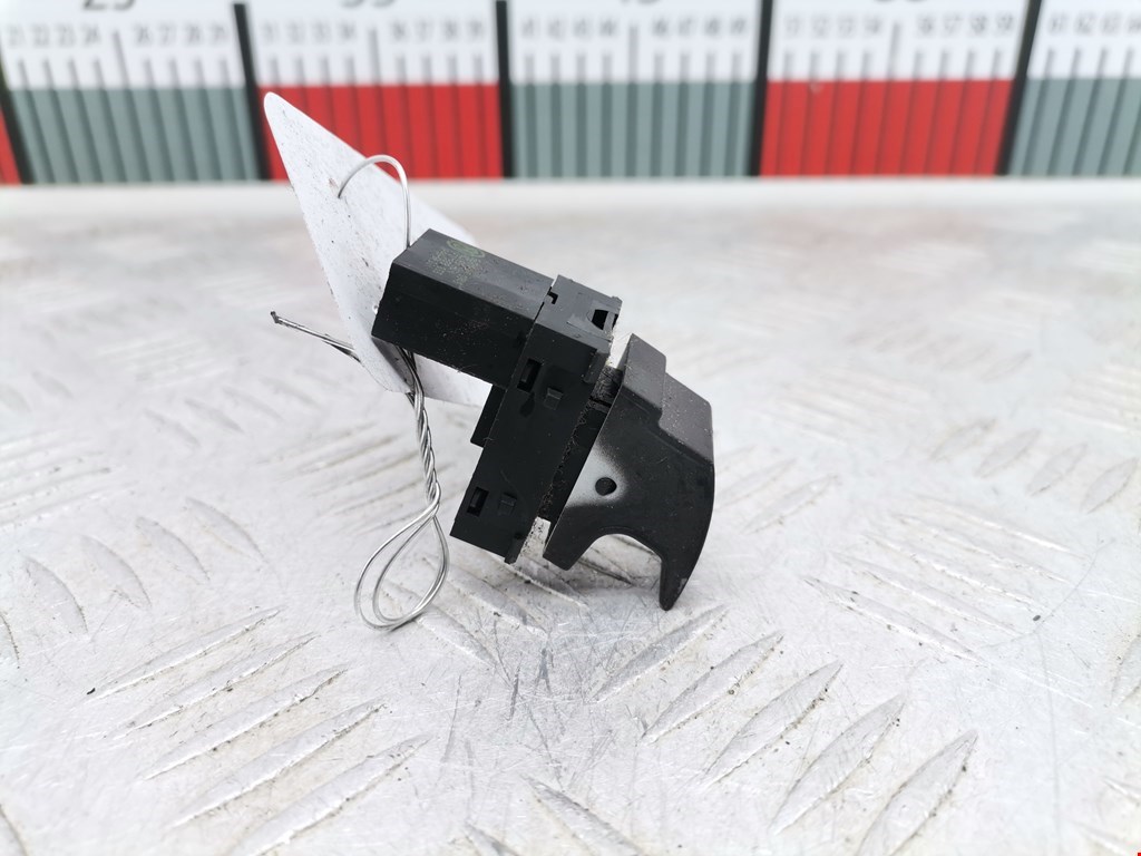 Кнопка стеклоподъемника VOLKSWAGEN Golf V Plus 2004-2009