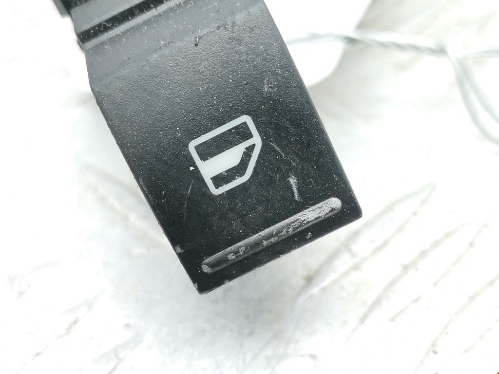 Кнопка стеклоподъемника VOLKSWAGEN Golf V Plus 2004-2009