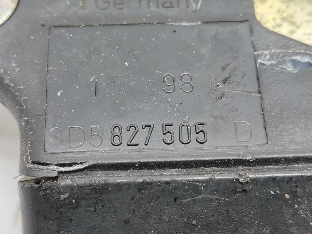 Замок багажника (крышки двери) AUDI A4 B5 1995-2001