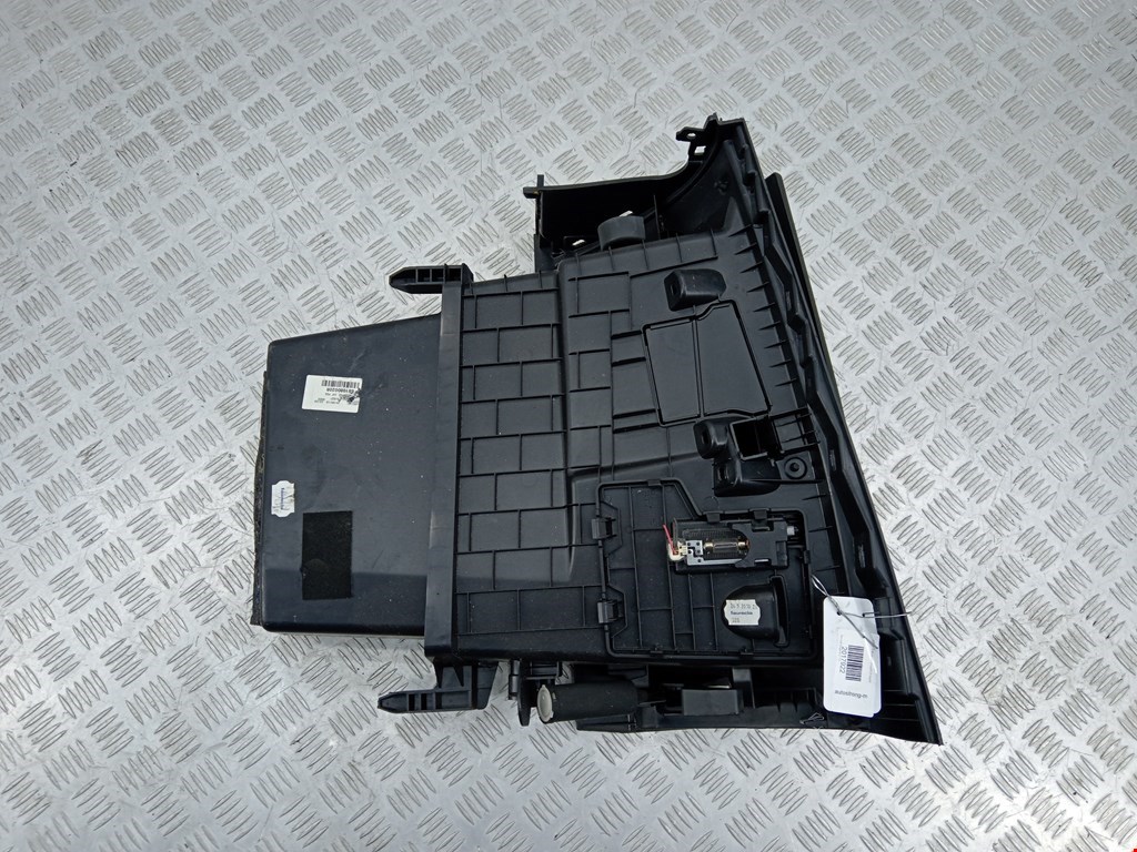 Бардачок RENAULT Megane III 2009-2016