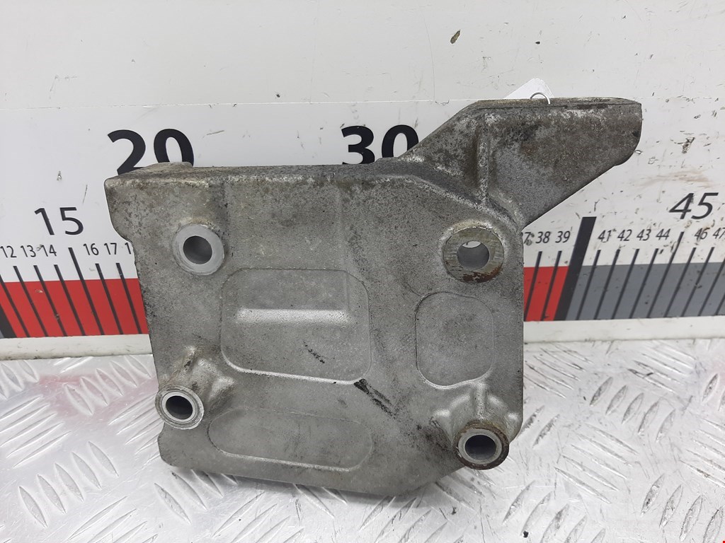 Кронштейн кондиционера MAZDA Premacy CP 1999-2004