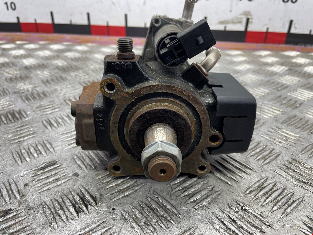 ТНВД (топливный насос высокого давления) VOLKSWAGEN Passat B7 2011-2015