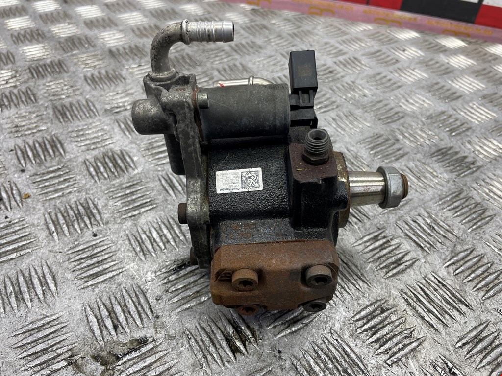 ТНВД (топливный насос высокого давления) VOLKSWAGEN Passat B7 2011-2015