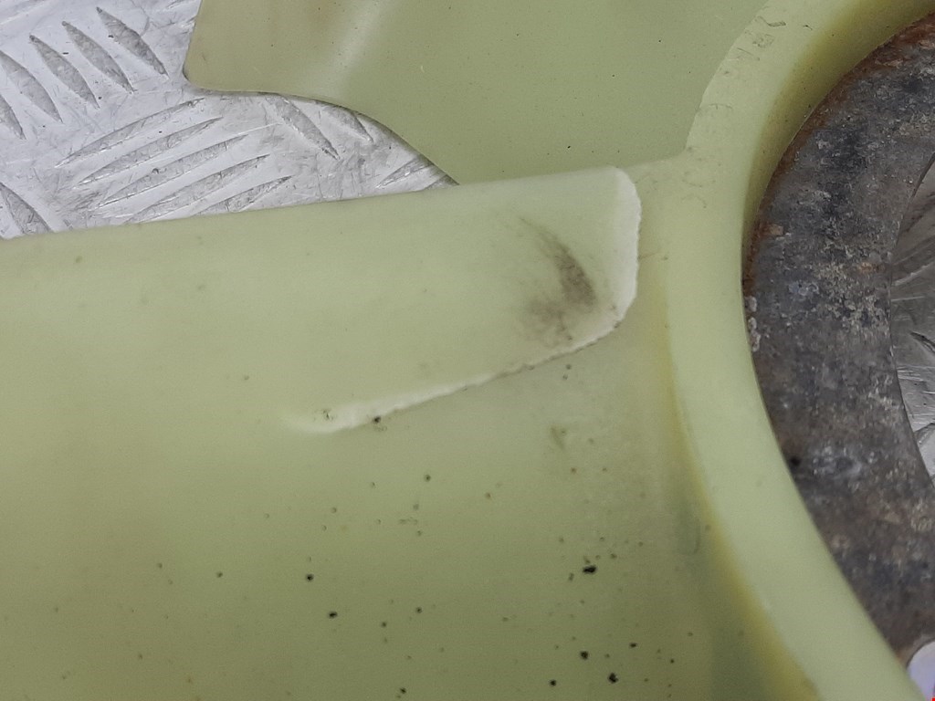 Крыльчатка вентилятора (лопасти) MITSUBISHI L200 KB 2006-2015