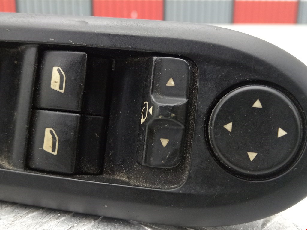 Блок управления стеклоподъемниками PEUGEOT 407 2004-2010