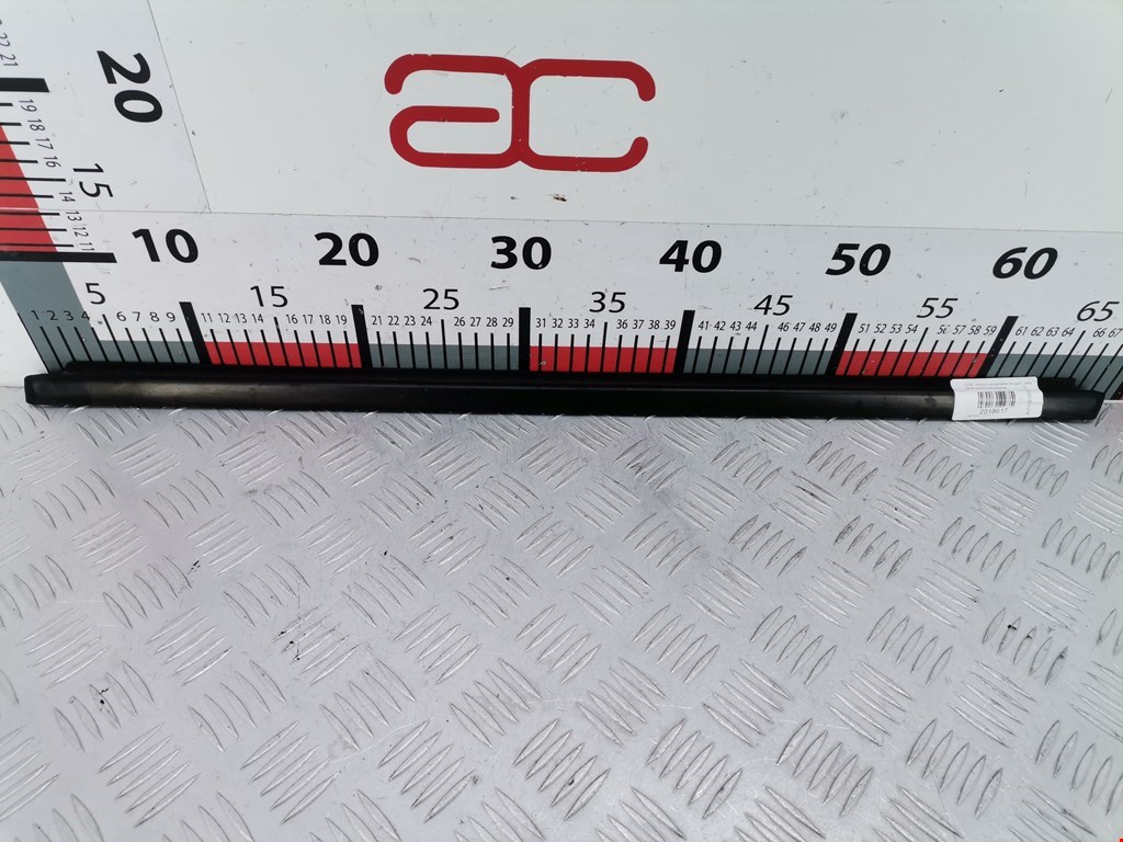 Накладка декоративная (молдинг) стекла двери задней левой Fiat Punto 1 (176) (1993-1999)