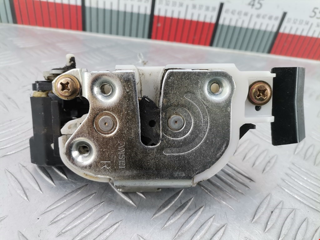 Замок двери задней правой MITSUBISHI Colt Z3 2003-2012