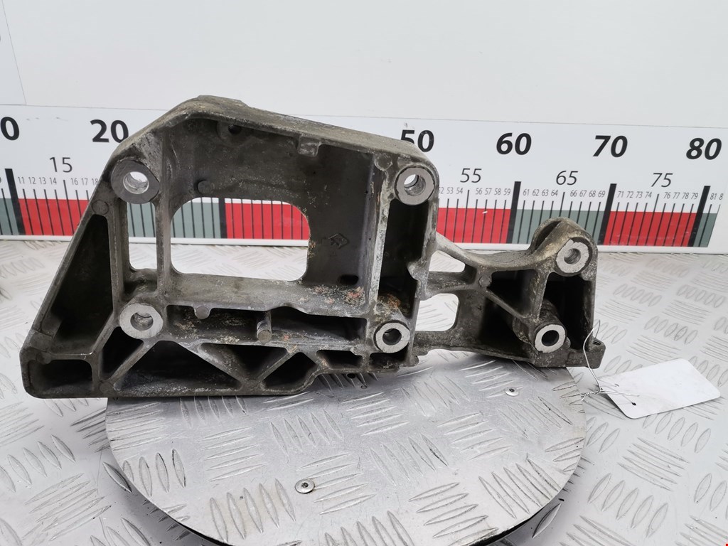 Кронштейн генератора AUDI A3 8P 2003-2013