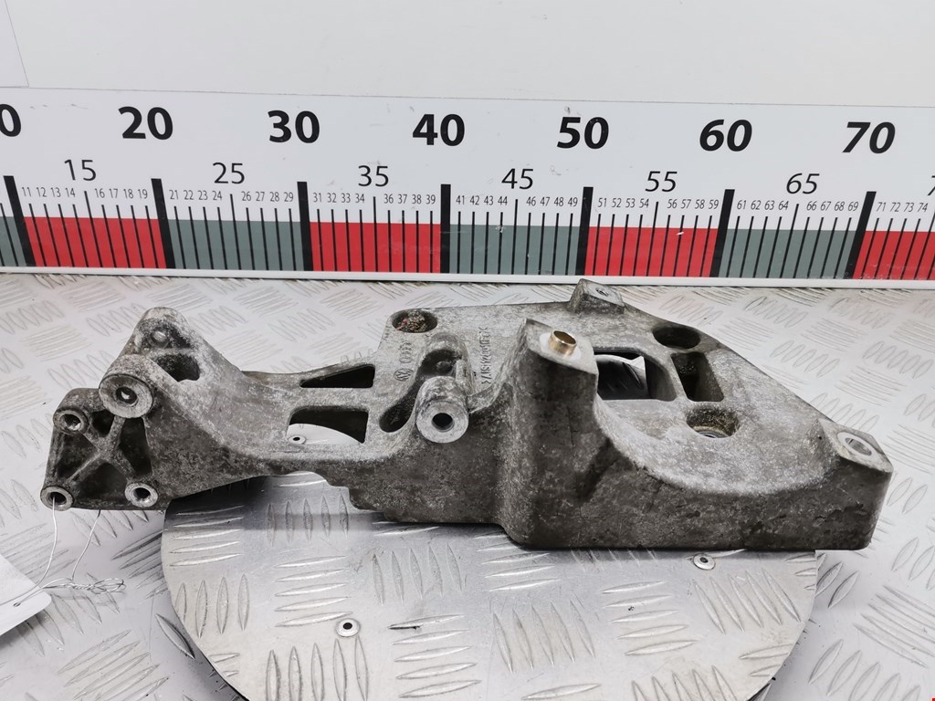 Кронштейн генератора AUDI A3 8P 2003-2013