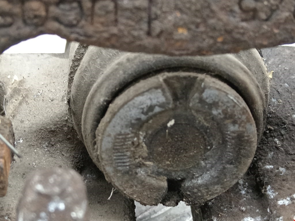 Суппорт задний правый AUDI A6 C5 1997-2004