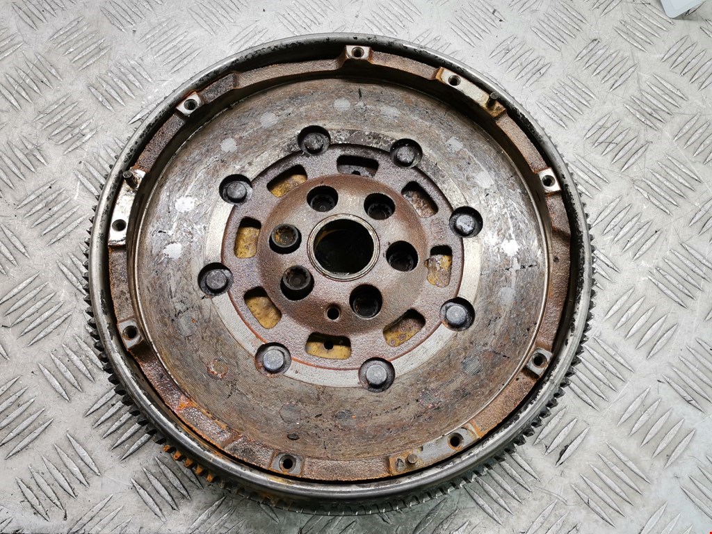 Маховик (демпфер сцепления) AUDI A3 8P 2003-2013