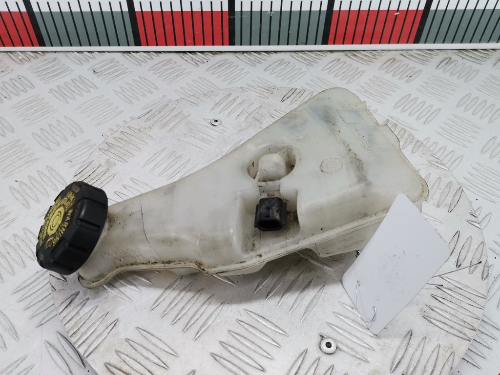 Бачок главного тормозного цилиндра DACIA Sandero 2013-2020