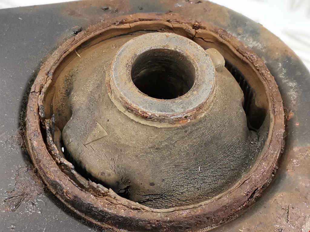 Рычаг передний левый TOYOTA RAV 4 XA30 2006-2012