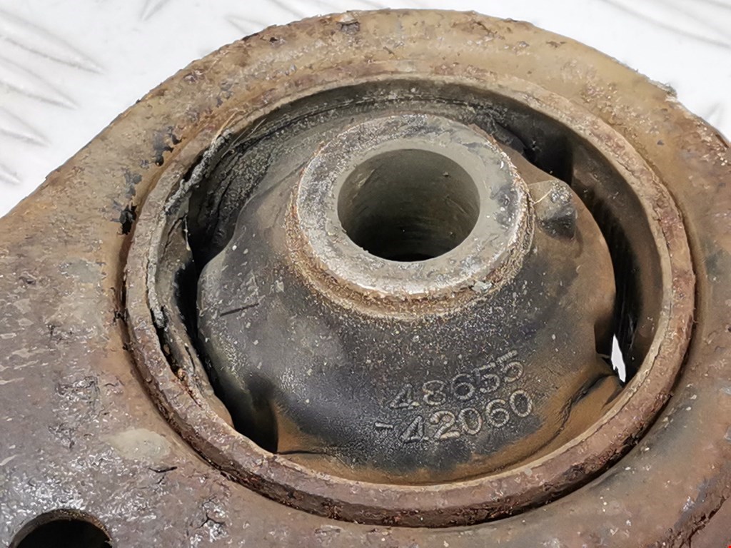 Рычаг передний левый TOYOTA RAV 4 XA30 2006-2012