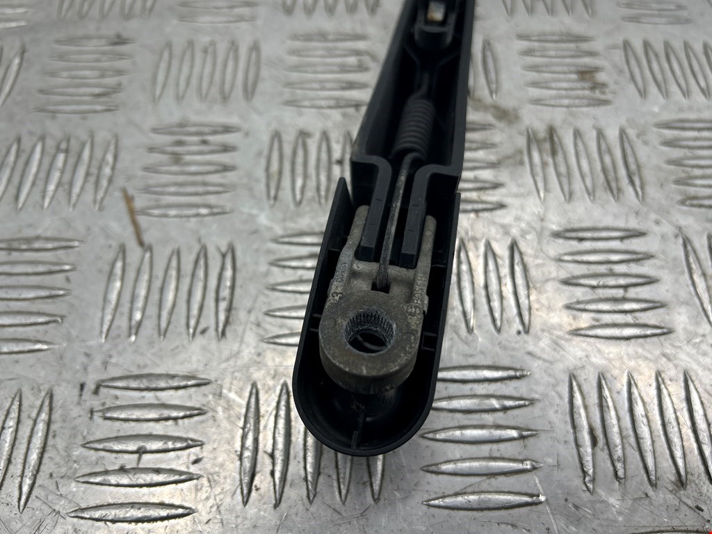 Поводок дворника задний (заднего) PEUGEOT 207 2006-2015