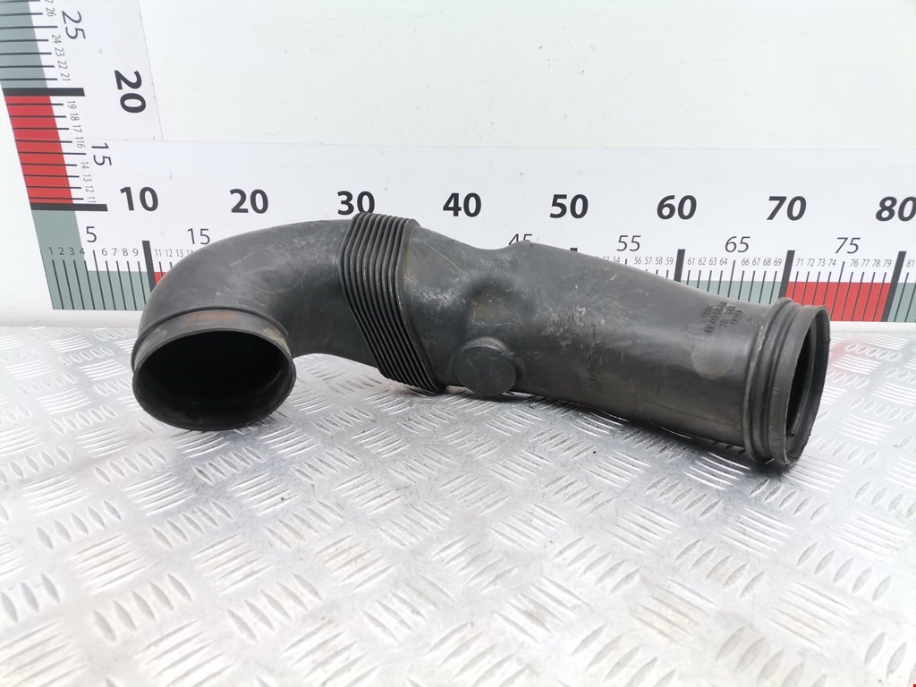 Патрубок воздушного фильтра AUDI A8 D3 2003-2010