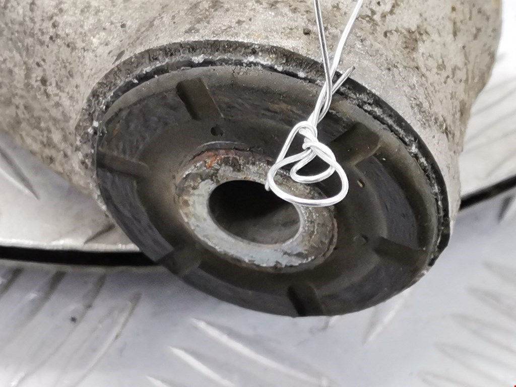 Рычаг передний правый VOLKSWAGEN Touareg 2010-2018